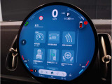 『運転』に対するBMWのこだわりはメーターパネルにも表れております。視野性の良いメーターパネルは疲労感の軽減と、運転の楽しさをもたらしてくれます。