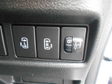 両側電動スライドドアです! 両手がふさがっている時等にはとっても便利ですよね!!