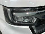 LEDヘッドライトは、点灯の瞬間から最大光量を発揮し、突然暗くなるトンネルなどでの安定感を高めます。