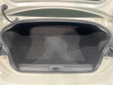 積み下ろしのしやすいデッキにはたっぷりと荷物を積み込んでいただけます。遊びから仕事まで、様々なシーンで頼れます♪