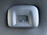後席セカンドシートにもUSB電源ソケットがございます。
