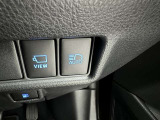 オートマチックハイビームとは、先行車や対向車のライトを認識し、ハイビームとロービームを自動で切り替える機能です。夜道の視界を確保します。詳細は販売店スタッフまでおたずねください。