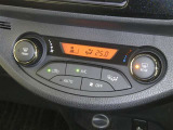 【オートエアコン】車内温度を感知して自動で温度調整をしてくれるのでいつでも快適な車内空間を創り上げます!どの席に座っても快適なドライブが楽しめます♪