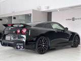 日産を代表するブラックのボディーカラーになっています。