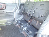 ◆チップアップ&ダイブダウン機構付【ULTR SEAT】は後席座面を左右分割で跳ね上げることができます。トランクで積載できない背の高い荷物をラクラク収納できます。ホンダ車ならではの人気装備です。