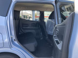 車内クリーニングと外装の磨きをしてあります。後席フロア部は段差が無いので足元の窮屈さを感じません。