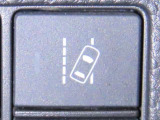 車線逸脱警報装置を装備しております。