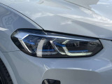 また、BMW正規認定中古車は、エマージェンシーサービスが自動付帯。24時間365日、皆様のカーライフをサポート致します。確かな安心のうえで、「駆けぬける歓び」をご堪能ください。