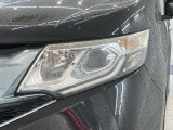 LEDヘッドライトは、点灯の瞬間から最大光量を発揮し、突然暗くなるトンネルなどでの安定感を高めます。