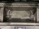 ラゲージデッキボードの下には大容量の収納ができる深底ラゲージアンダーボックス