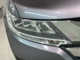 LEDヘッドライトは、点灯の瞬間から最大光量を発揮し、突然暗くなるトンネルなどでの安定感を高めます。