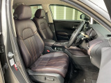 運転席はパワーシート付です。細かな動きでドライビングポジションを確保できます。