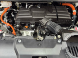 コンパクトなエンジンルームで、室内空間を確保しています。ホンダのMM思想(マンマキシマム・メカミニマム)は今でも受け継がれています。