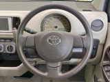 インテリアに合わせたデザインのステアリングは、運転される方のことも考え、運転しやすい形状、大きさです。是非一度、実際に触ってお確かめください。