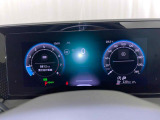 デジタル液晶メーター&rdquo;Digital Cockpit Pro&rdquo;です。画面の切り替えは、ハンドルのボタンで簡単に操作ができます。