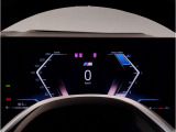 【メーターパネル】最も重要なスピード・メーターとタコ・メーターとを共に同じ位置に最大限の大きさで配置。ドライビング中のドライバーの視線を可能な限り逸らす事無く安心安全なドライビングをしてもらう拘りです