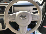 運転中も見やすいセンターメーター。