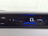 視認性の高いメーター回り。いろいろな情報も表示されます。