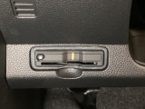ハンドルの左下にETCがついています。高速道路の料金所の通過も楽々です。 カードの取り出しもしやすい場所についています。