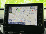 見やすい地図画面で、目的地までの道順をスムーズに確認できます。運転に集中しながら、安心して目的地へ向かえるのが魅力です。