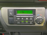 【オートエアコン】一度お好みの温度に設定すれば、車内の温度を検知し風量や温度を自動で調整。暑い&hellip;寒い&hellip;と何度もスイッチ操作をする必要はありません。快適な車内空間には必須の機能ですね♪