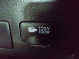 ●車内で使える100V/100Wコンセント電源●一般的なノートパソコンやタブレットのほか小型扇風機などが使用できます