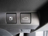 【パワーバックドアスイッチ】運転席からスイッチ操作でバックドアを自動開閉でき、とても便利です!