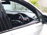 内装はシンプルに使い勝手を考え作られています。お車を運転する感覚をダイレクトに体感して頂けます。室内も広くロングドライブにも快適にお過ごしいただけます。