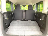 後席を格納すると、これだけの広さが!シーンに合わせたシートアレンジで、大きな荷物も積むことが出来ます♪