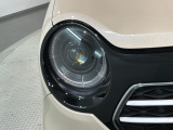 LEDヘッドライトは、点灯の瞬間から最大光量を発揮し、突然暗くなるトンネルなどでの安定感を高めます。