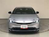 特徴的なハンマーヘッドモチーフのフロントマスク!ヘッドランプにはBi-Beam(バイ-ビーム)LEDを採用。先進的かつスポーティな印象を際立たせます!
