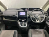 運転席からの視界が左右に広く隅々まではっきりと見渡せます。車の前端も把握しやすく安心して運転できます!