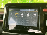 テレビやFM・AMラジオなど、利用できるメニューが画面上に並び、目的の項目を見つけやすい構成です。お好みの音源を選びやすく、車内での時間を快適に過ごせます。