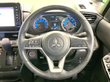 【純正革巻きステアリング】上質な革を使用することで、手にしっかり馴染みとても運転しやすいハンドルです♪