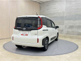 「中古車ハイブリッド保証」付き。ハイブリット機構を無償で保証します。保証期間は初度登録年月から10年目まで、または3年間の長い方。但し累計走行距離が20万km以内。