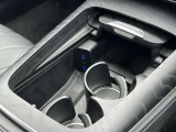 納車前整備は、メルセデスベンツ国際認定メカニックによる最新の検査ライン等の施設が充実した当社工場で入念に行います。メルセデス・ベンツの定める厳しい基準をクリアしたお車のみをご案内させて頂きます。