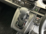 発進時から滑らかに加速する無段階変速のCVTはストップ&ゴーの多い街の中も快適です
