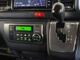 車内を快適に、オートエアコンを装備しています。