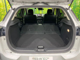 積み下ろしのしやすいデッキにはたっぷりと荷物を積み込んでいただけます。遊びから仕事まで、様々なシーンで頼れます♪