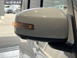 <ウィンカードアミラー>ライトの点滅で対向車、歩行者などに曲がることをお知らせ。安心安全につながります。