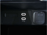 【USB接続】USB接続も可能です。スマートフォンと連動して音楽も再生可能です。