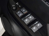 電動格納式ドアミラー・パワーウインドウを装備しています。
