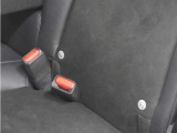 ◆ISOFIX◆シートベルトいらずでチャイルドシートと固定金具を連結するだけでガッチリ固定できます。