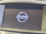 【メーカー純正ナビ】インテリアに溶け込むスタイリッシュな「専用設計」メーカーナビを装備♪視認性や操作性など基本性能にも優れ、より上質なカーライフをお楽しみいただけます。