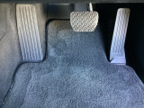 &rdquo;負担を感じることなく正確にペダルを操作することが出来ます。体格に関係なく自然でリラックスした運転姿勢をとることが可能です♪&rdquo;