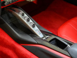 センターブリッジには、ハザードスイッチ、パワーウインド・スイッチなどが並びます。