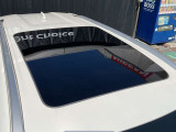 メーカーオプションのサンルーフが付いてます