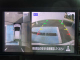 アラウンドビュ-モニタ-はクルマの真上から見ているかのような映像によって、周囲の状況を知ることで、駐車を容易に行うための支援技術です。