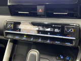 冬場に嬉しい運転席、助手席シートヒーター付きでポカポカ