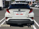 広々とした車内空間に優れた燃費性能。更にデザインも上質で人気のお車です!
